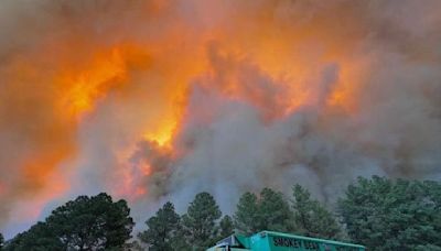 1,400 structures lost, 1 person dead in Ruidoso fires