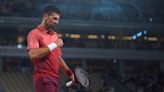 Djokovic conquista vitória incrível em Roland Garros e iguala Roger Federer