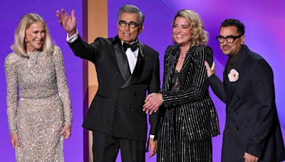 Dan and Eugene Levy Have “Schitt's Creek ”Reunion with Catherine O'Hara and Annie Murphy at 2024 Emmys