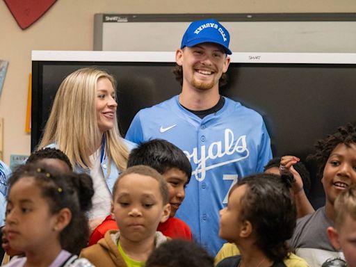 KC Royals surprise local elementary students to advocate for literacy: ‘It’s special’