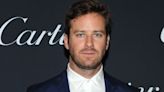 Armie Hammer brise le silence, 3 ans après les accusations de cannibalisme