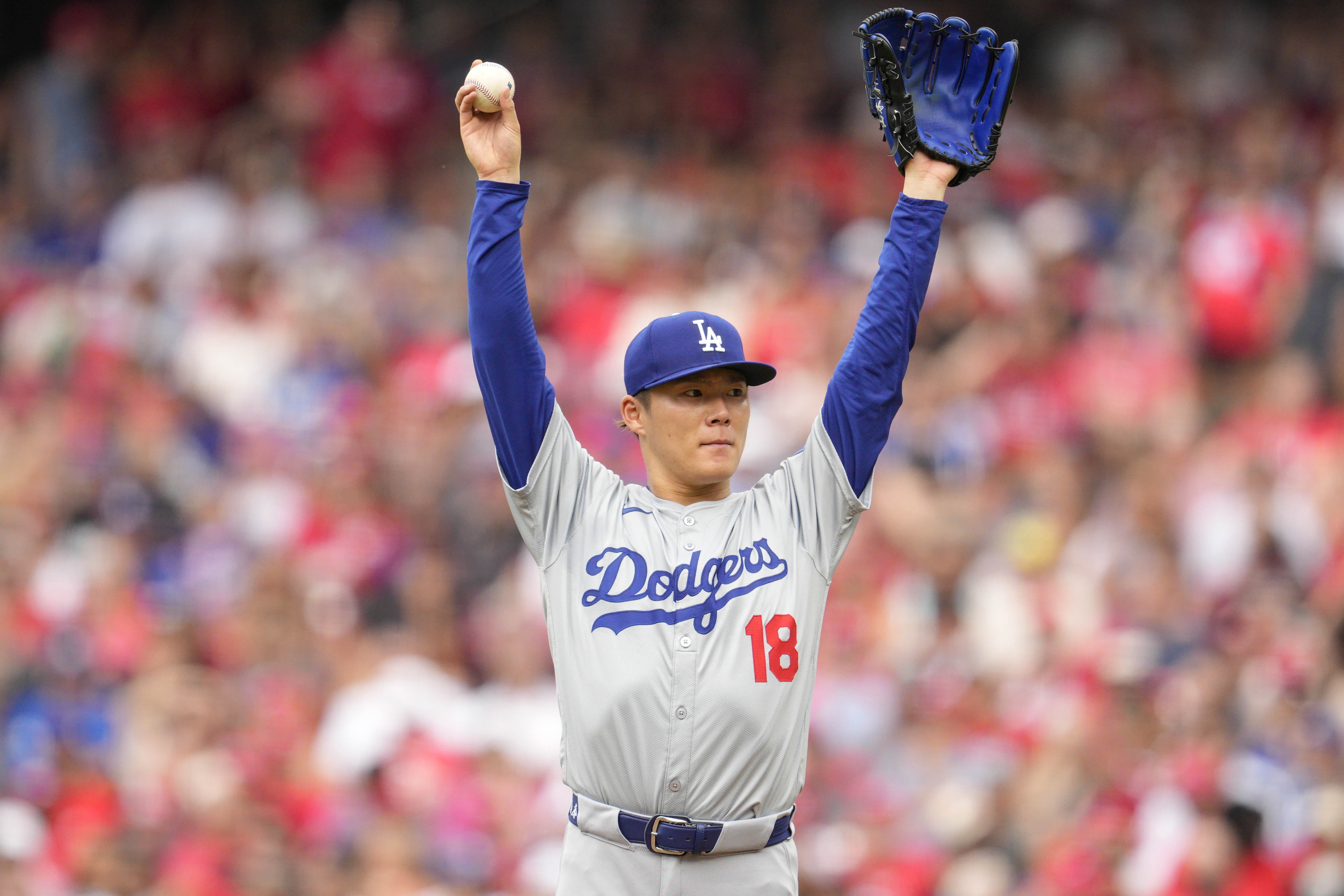 Reds complete sweep, hand Dodgers fifth straight loss with 4-1 victory