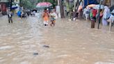 Mumbai gets 100 mm rainfall in 10 hrs; rail, air traffic hit