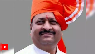 Rs 1,000 crore set aside to overthrow Karnataka govt, claims Karnataka BJP leader | Hubballi News - Times of India