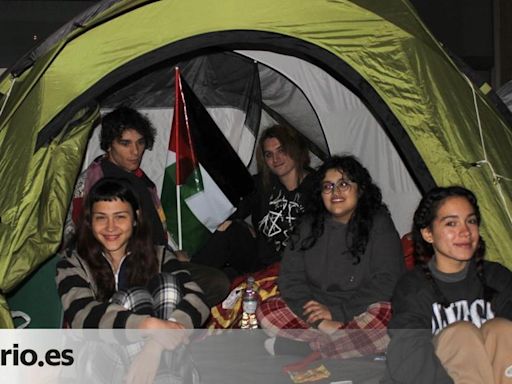 Primera noche de acampada universitaria propalestina en Madrid: “Es urgente que el movimiento estudiantil despierte”