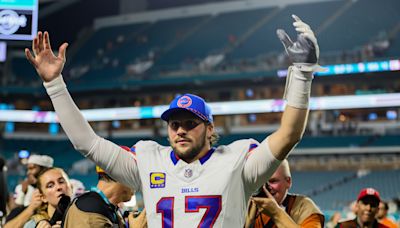 Post-Dolphins win, Bills players celebrate with fans in Miami (video)