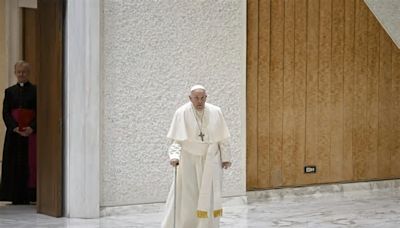 El papa Francisco denuncia que “la familia cristiana” se encuentra amenazada por varios frentes