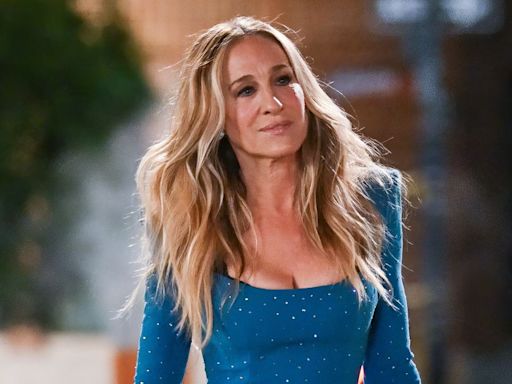Sarah Jessica Parker brings back a classic Carrie Bradshaw hair look... but with a twist