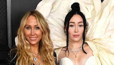 Noah Cyrus’ Graphic Reaction to Mom Tish Cyrus & Dominic Purcell Speculation