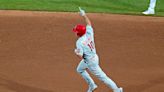 Phillies extend win streak to 4 with 2-1 win over Pirates