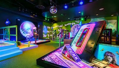 New miniature golf club opening in Houston bringing 80s, 90s nostalgia