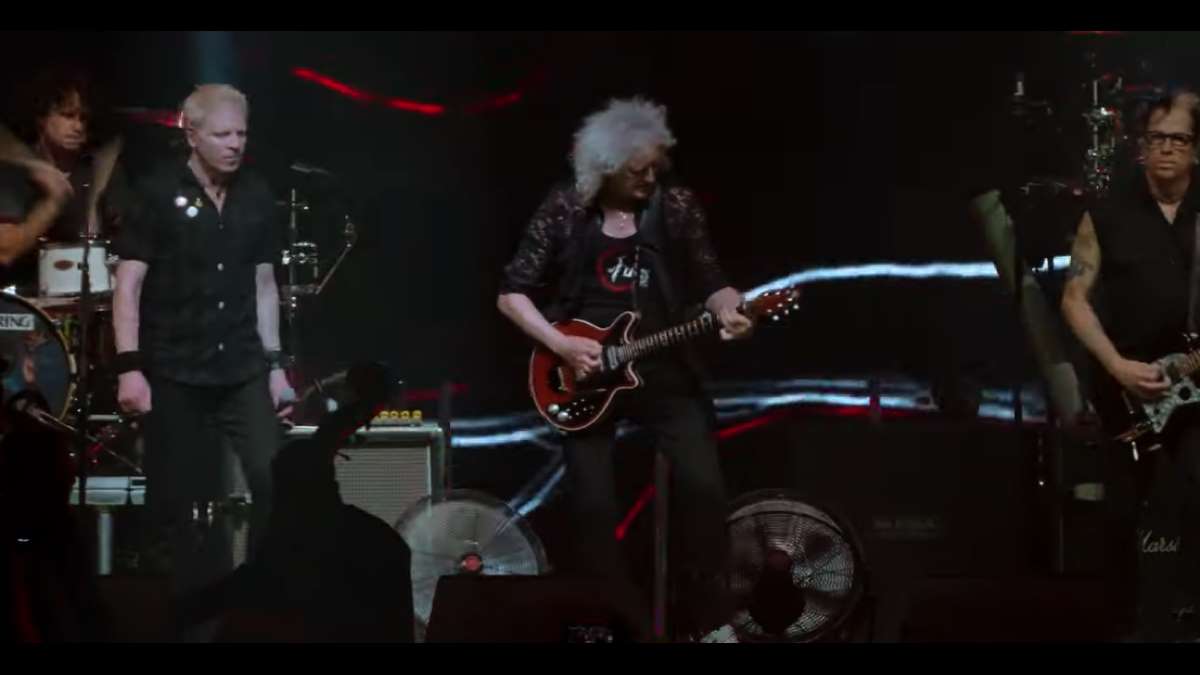 Watch Brian May Rock Queen Classic With The Offspring