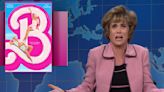 SNL: Kristen Wiig’s Aunt Linda Returns to Weekend Update to Roast #Barbenheimer and The Bear — Watch