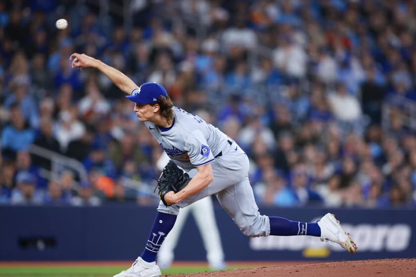 Tyler Glasnow dominates before making quick exit in Dodgers' sixth straight win