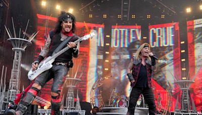 How Motley Crue Made 'Dogs of War': Exclusive Interview