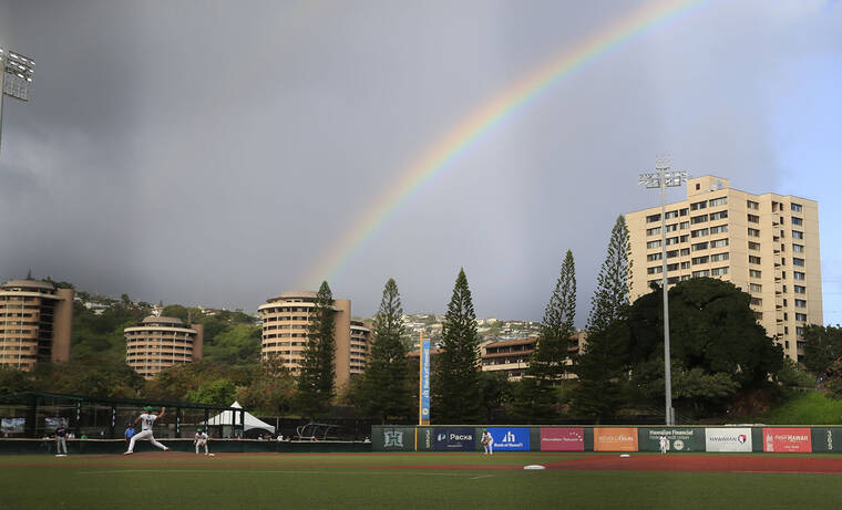 Hawaii baseball rallies over Cal State Fullerton in season finale