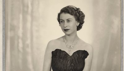 Never-before-seen photos of Queen Elizabeth, Princess Margaret through the century unveiled