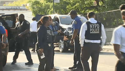 Bystanders, cop shot as NYPD opens fire on alleged fare-beater in Brooklyn subway