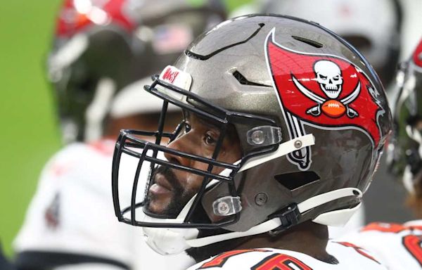 Bucs Ex Linked To Division Rival