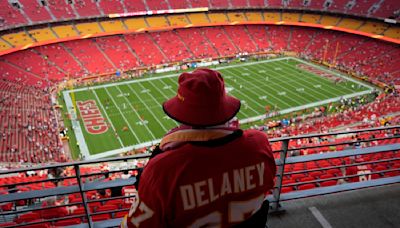 NFL kickoff 2024: Thunderstorm delays Chiefs-Ravens kickoff, forces fans from stands