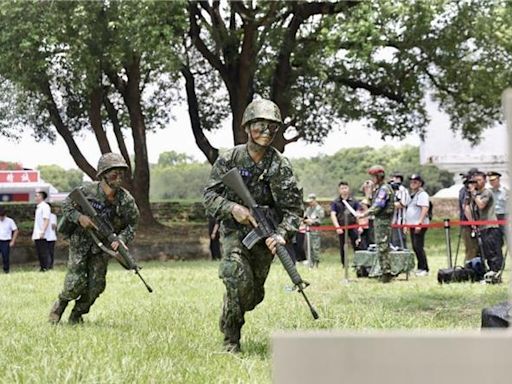 預算創新高 兵員破新低 馬文君憂裝備買了不到貨 貨到沒人操作 - 政治