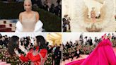 Propuesta de matrimonio, alas y quiebre de protocolo: los 14 momentos inolvidables de la Met Gala