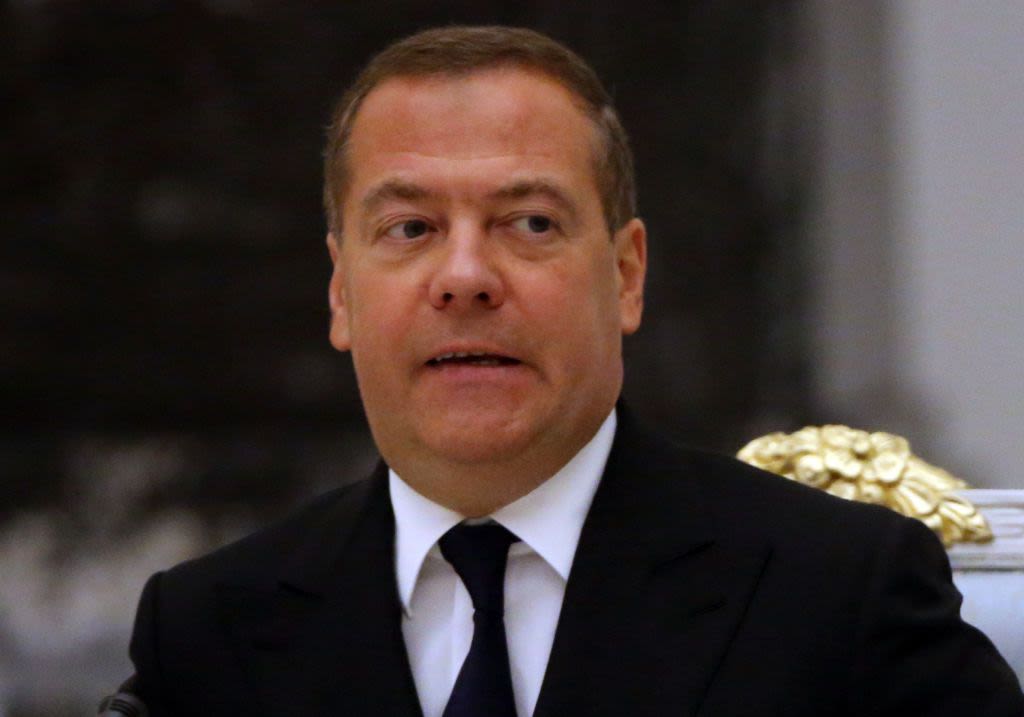 Medvedev threatens Russia may seize private US assets if Washington seizes frozen Russian reserves