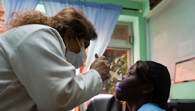 Ante el crecimiento de la migración haitiana, una familia de médicos de Ciudad de México los ayuda