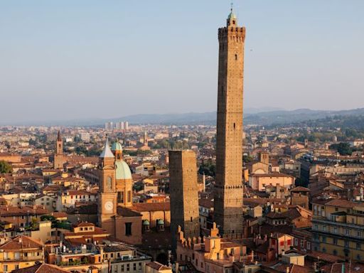 Italy races to stop leaning tower from collapsing | CNN