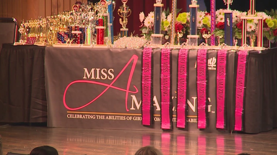 Idaho representatives take the stage at at Miss Amazing Nationals in Chicago