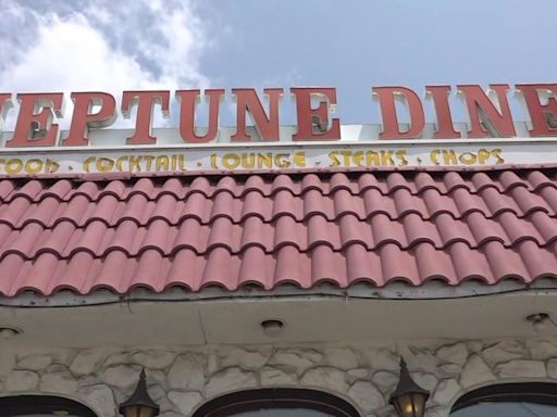 Neptune Diner serves its final meal in Astoria, Queens. How customers are saying goodbye.