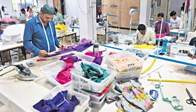Hyderabad man brings tailoring to your doorstep
