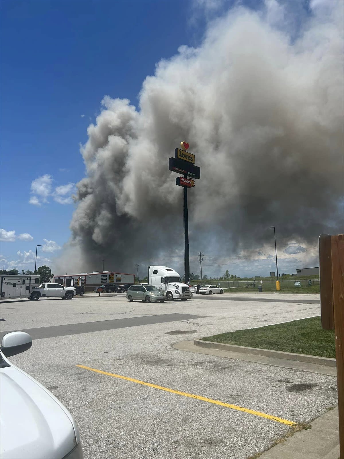 Spirit of ’76 Fireworks warehouse in Boonville catches fire, no injuries reported - ABC17NEWS