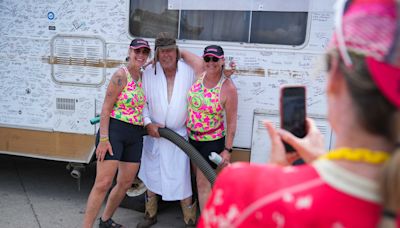 RAGBRAI makes a stop in Griswold, Iowa, bringing riders into 'National Lampoon's Vacation'