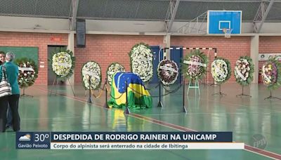 Familiares e amigos se despedem do alpinista Rodrigo Raineri em velório aberto ao público no ginásio da Unicamp
