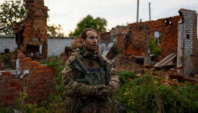 Pro-Ukraine Russian paramilitaries join fight on front lines