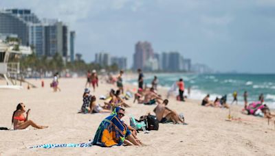 Can you swim naked at the beach in Miami? Smoke, sleep or drink? What the laws say