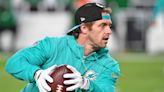 Studs and duds from Dolphins’ penalty-riddled loss to the Eagles