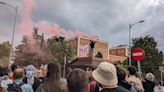 La protesta propalestina en la UCM deriva en una manifestación y la Policía evita el corte de la A-6