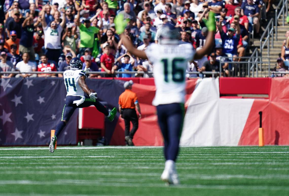 Geno Smith does it all — again — in 1-dimensional Seahawks’ 23-20 OT win at Patriots