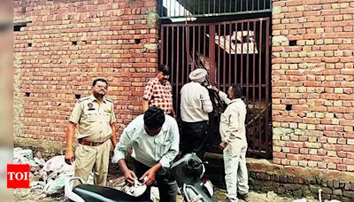 MC seals, demolishes illegal constructions in Sherpur | Ludhiana News - Times of India