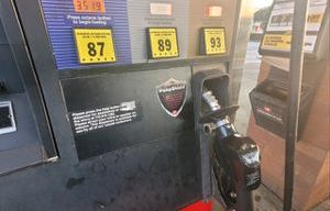 Average gas price in Georgia declines as Hurricane Debby approaches
