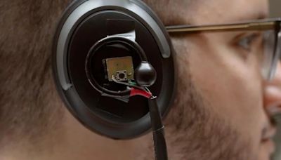Auriculares con inteligencia artificial permiten a los oyentes escuchar una sola voz en una multitud