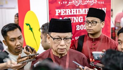 Umno’s Puad Zarkashi advocates ban on former members from competing for party posts upon return