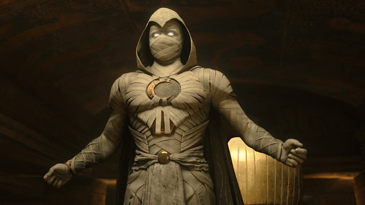 Oscar Isaac’s Moon Knight Costume Has An Insanely Detailed Easter Egg In Its Design, And Here's Where You...