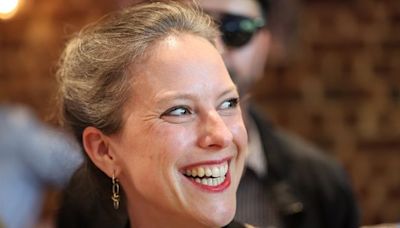 Futur Première ministre : Loin d’être un « non-événement », le coming out de Lucie Castets « a un impact sur toute la société »