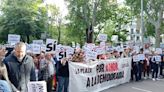 Varios miles de personas se concentran en el Congreso de los Diputados en una manifestación "por amor a la democracia"