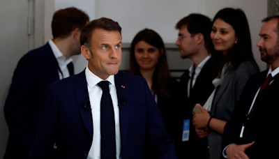 Macron entra en campaña y ataca “las alianzas contra natura” a izquierda y derecha