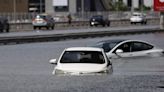 Qué causó la histórica tormenta que desató el caos en Dubái y generó severas inundaciones en la península arábiga