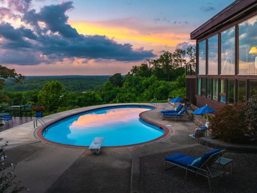 Metro East house tied to Frank Lloyd Wright hits market for $2.5M